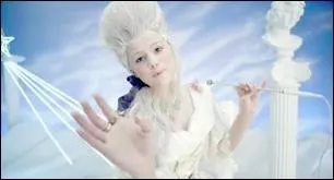 Dans le clip, il devait y avoir :