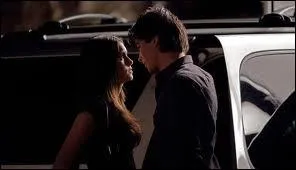 Dans la saison 2, pisode 8, que dit Damon  Elena avant de lui effacer ses souvenirs ?