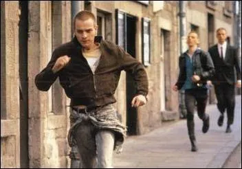 La bande originale du film  Trainspotting  a eu un norme succs avec notamment  Lust for Life  d'Iggy Pop et  Born slippy  du groupe...