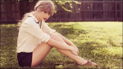 A quel ge a-t-elle commenc  crire des chansons ?