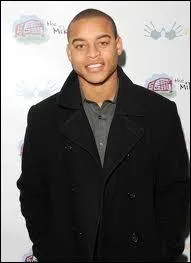 Vampire Diaries : comment s'appelle ce personnage ?