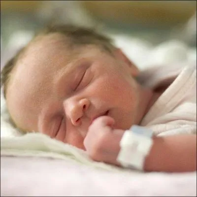 Un bb prmatur, n  six mois de grossesse, peut-il sortir de l'hpital ds sa naissance ?