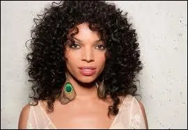 Elle est le personnage principal, Eve, mais en ralit elle s'appelle...