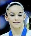 Quel est le nom de cette gymnaste ?