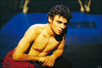 Au thtre, quel auteur a crit un 'Alexandre le Grand' ?