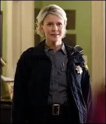 Quel est le vrai nom de Liz Forbes ?