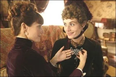 J'ai crit  la Parure ; qui suis-je ?