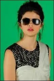 Elle n'a pas jou dans  Comme Cendrillon 1 .