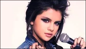 Aux  Kids Choice Awards , elle a gagn 2 rcompenses.