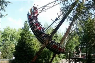 Peut-on faire un tour complet dans le  Galion pirate  ?