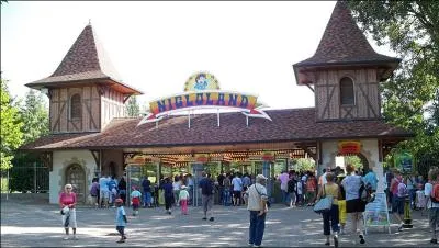 Comment se nomment les fondateurs de Nigloland ?