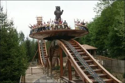 Quelle tte d'animal peut-on observer dans la file d'attente ?