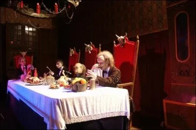 Dans le manoir hant, dans quelle salle dbouche-t-on aprs le banquet ?