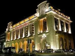 Dans quelle ville peut-on admirer le Palais de la Mditerrane, htel cinq toiles ?