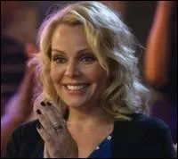 Elle joue la mre de Marti. Qui est-elle ?