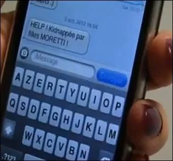 Qui supprime le SMS de Caroline ?