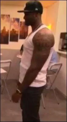 Comment s'appelle le rappeur que frquente Ayem ?