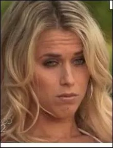 Pourquoi Chloe se fait-elle emprisonner ?