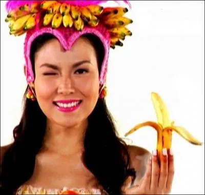 Elle avait une drle de voix ... .