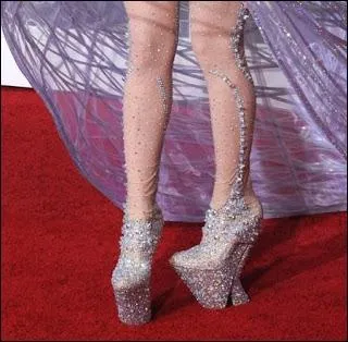 Reconnaissez-vous la propritaire de ces chaussures ?