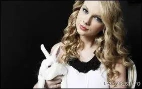 Elle a un grand frre nomm Austin.