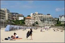 Je pars visiter la ville de Dinard o les habitants se nomment les ...