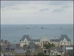 Quel nom donne-t-on aux habitants de Saint-Lunaire ?