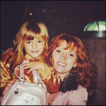 Le papa de Bella est dcd dans un accident de voiture; elle l'a annonc dans une interview en direct. Quand est-il mort exactement ?