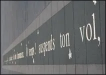 Quel clbre pome de Lamartine contient les vers suivants :    temps suspends ton vol...  