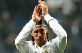 Il est aussi un dfenseur, il se nomme ...