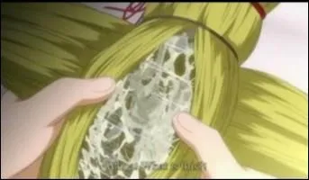 A qui correspond la poupe de paille jaune ?