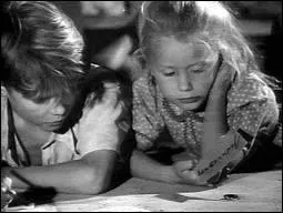 C'est Georges Poujouly qui incarnait le petit garon dans  Jeux interdits , qui jouait le rle de la petite fille ?