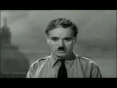 Chaplin et Hitler ont des points en commun; lesquels ?