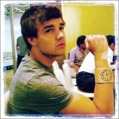 Il est le plus ... du groupe :