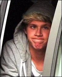 Quel est son pseudo sur Twitter ?