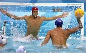 Combien de joueurs compte une quipe ? (joueurs actifs sur le terrain, ne pas se fier aux images)