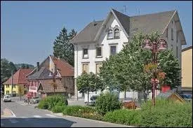 Je me rends dans la commune de Rougemont-le-Chteau o les habitants s'appellent les ...