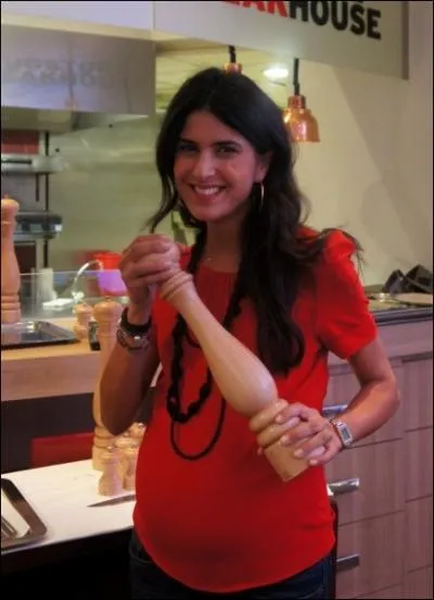 Elle est en cuisine, qui est-ce ?