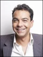 Il est l'interviewer, qui est-ce ?