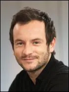 Il pr�sente C le buzz, qui est-ce ?