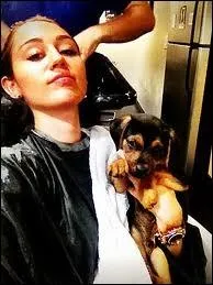 Elle est assez proche de Kelly Osbourne.