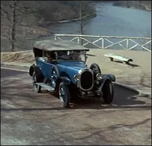 Une Chenard & Walcker de 1920, voituredu comte Enguerand, Louis, Marie de Montignac, ancien lgionnaire colreux et misanthrope ... .