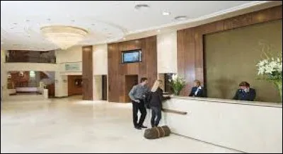 "M&ecirc;me les voleurs de grand chemin ont disparu : les uns, habitu&eacute;s au plein air, exercent la profession de pickpockets sur les champs de course ; les autres se sont adonn&eacute;s &agrave; la haute banque", de qui est cette citation ?