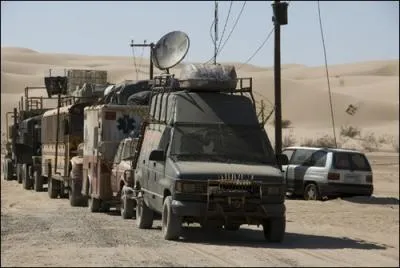 Alice arrive  s'enfuir. Puis ensuite o trouve-t-elle un convoi de survivants ?