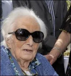 Pour quelle raison, Irnise Moulonguet une martiniquaise centenaire vient-elle de faire la une de l'actualit ?