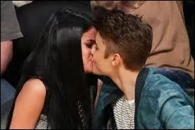 Qui est n au Canada ?