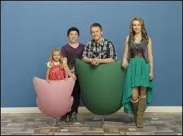 Dans  bonne chance Charlie qui sont ses frres et la soeur de Charlie ?