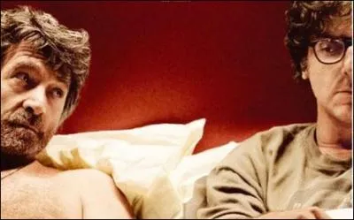 Deux amis font le pari de tourner un porno ensemble.