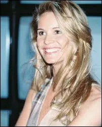 Combien de temps Elle Macpherson a-t-elle travaill chez elle ?