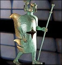 Au terme de cette rue, autrefois emprunte par les plerins de Saint-Jacques, nous arrivons  la place Vauvert pour dcouvrir la statue du Plerin, sur quoi repose-t-elle ?